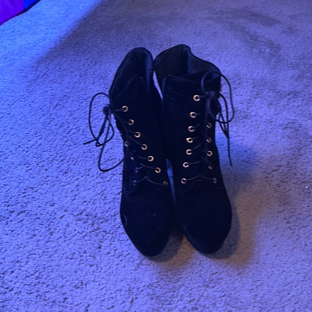 High heel boots